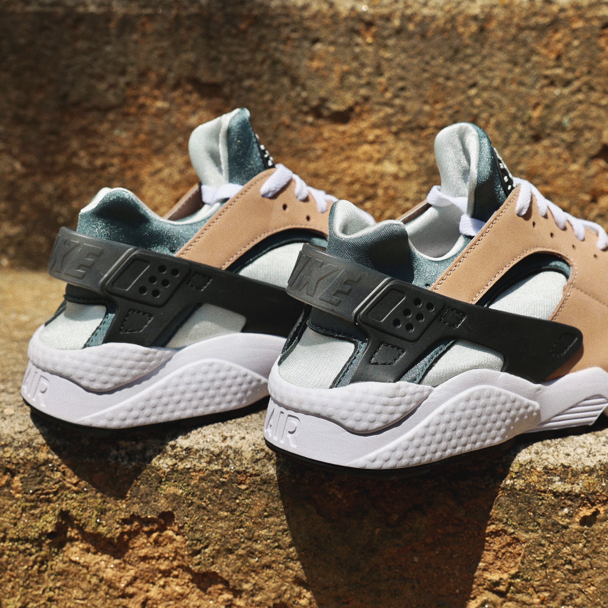 Wishatl Nowavailable Nike Air Huarache Escape 1 In Store Amp Online At T Co Zmyswkx05x The 21 Reissue Of The Nike Air Huarache Escape Brings Back A 03 Colorway That Originally Released As
