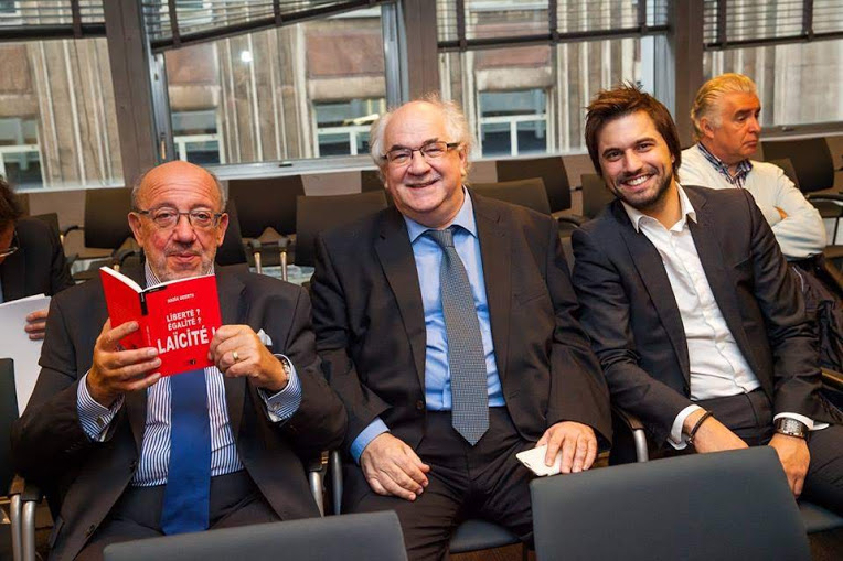 Je retrouve ça. De rien, dites, j'aime faire plaisir.