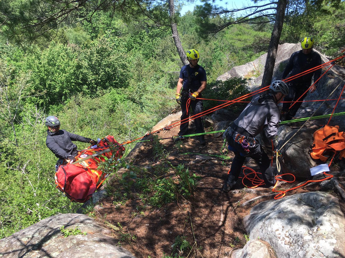 Paramedic_Matt's tweet image. Just finished up a couple of weeks of ropes training evolutions with #SierraTeam 

We were fortunate to work with our @JRCCTrentCCCOS #SARTECH partners in joint rope access scenarios. Lots of reps! 

Medic access, SARTECH lead extrication. #Interoperability #Teamwork