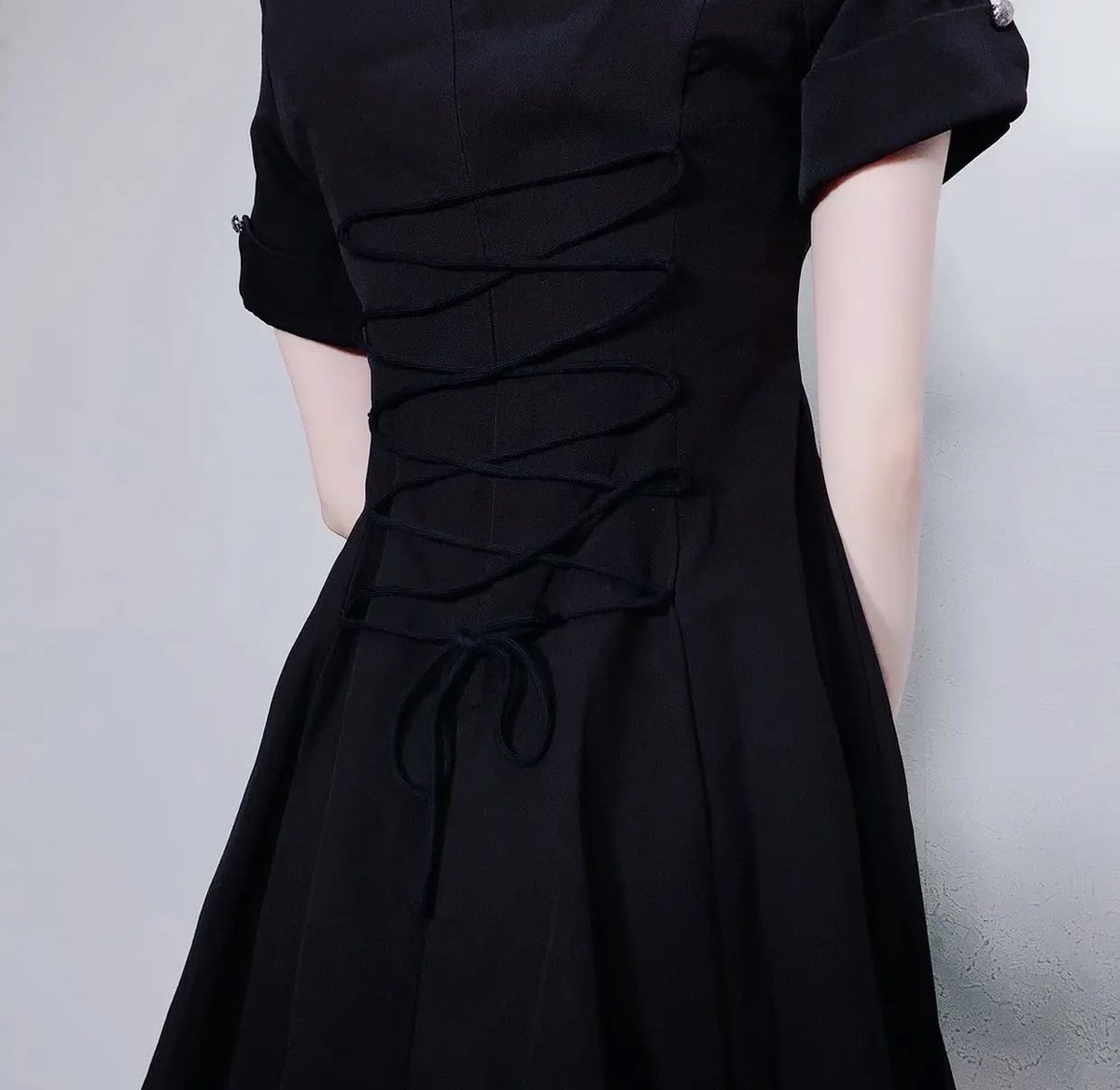 NieR_tokyo's tweet photo. 🎁本日〆切プレゼント企画🎁

《NieR BRAID STYLISH DRESS》

🎁4名様にプレゼント🎁

◼応募方法
フォロー(@NieR_tokyo) &amp; RT
◼締切〆  本日24時

※鍵垢の方も対象内です。
こちらの商品は〆切後販売予定となります。
是非ご参加ください🙇‍♂️🙇‍♀️ https://t.co/3fXUkvFQBV