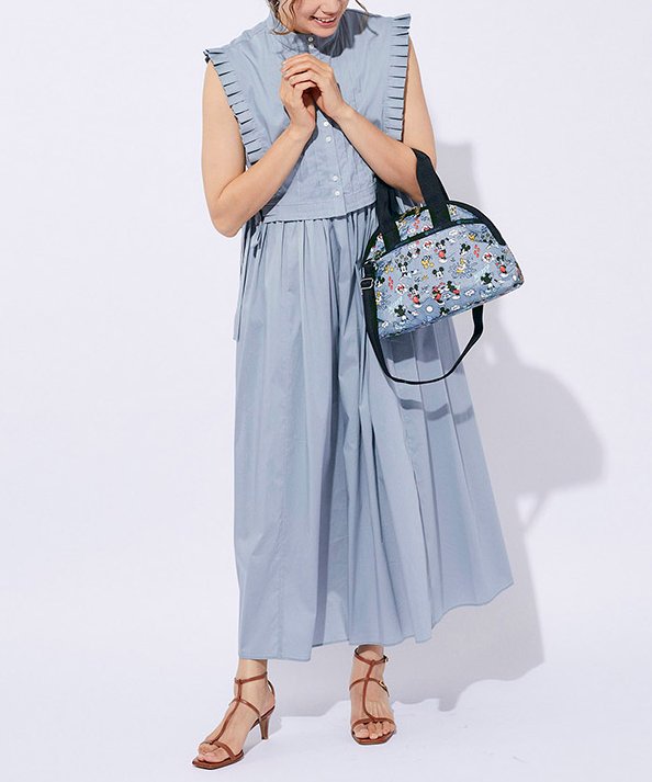 Lesportsac Japan ブルーのデニム調の生地にミッキー ミニー プルート ドナルドを手書きタッチで描いたプリント 壁に落書きするミッキーや バナナの皮で滑って転ぶミッキーなどが描かれたコミカルで遊び心溢れるデザインです York Satchel T Lesportsac Japan ブルーのデニム調の生地にミッキー ミニー プルート ドナルドを手書きタッチで描いたプリント 壁に落書きするミッキーや バナナの皮で滑って転ぶミッキーなどが描かれたコミカルで遊び心溢れるデザインです York Satchel T