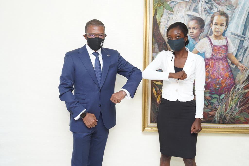 BRHHaiti's tweet photo. Aujourd’hui, les membres du Conseil d’Administration de la @BRHHaiti ont reçu Rose Lumane Saint Jean, la lauréate du prix du public TV5 Monde au Concours international d’éloquence organisé par l’Université Paris 1, Panthéon-Sorbonne. https://t.co/pVxdH8WjcQ