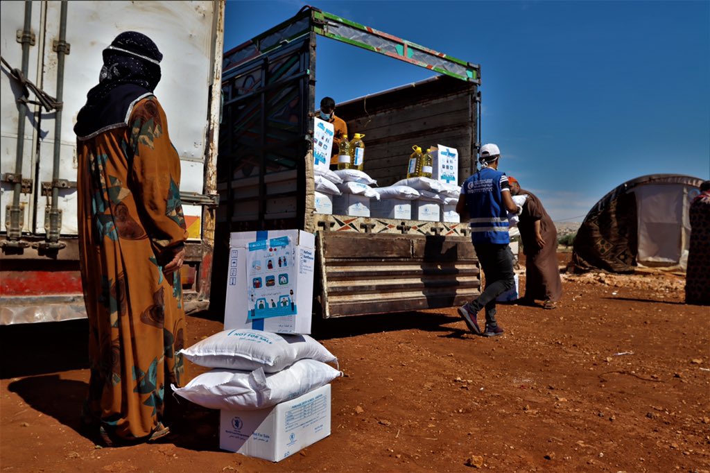 NorwayMFA's tweet photo. After 10 years of conflict &amp; rising humanitarian needs, millions of Syrians depend on cross-border humanitarian assistance.

In the coming 2 weeks Ireland and Norway as co-penholders will work to renew and expand #UNSCR2533 

- FM #EriksenSoreide 

📷 @WFP https://t.co/NmtWpPRHR0