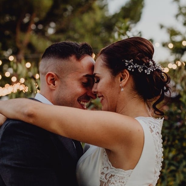 FincaSolimpar's tweet photo. Love is in the air!!! 
.
📸 Fotógrafo: @fotografo_artistico
💄 Belleza novia: @anitastarmakeuphair
📹 Vídeo: @fotografo_artistico
👰 Vestido novia: @pronovias
#bodasnet #bodas #bodas2021ñ #maridoymujer #reciéncasados #novio #novia #fincasolimpar #solimpar #fincaleganes https://t.co/GF3vu77g4A