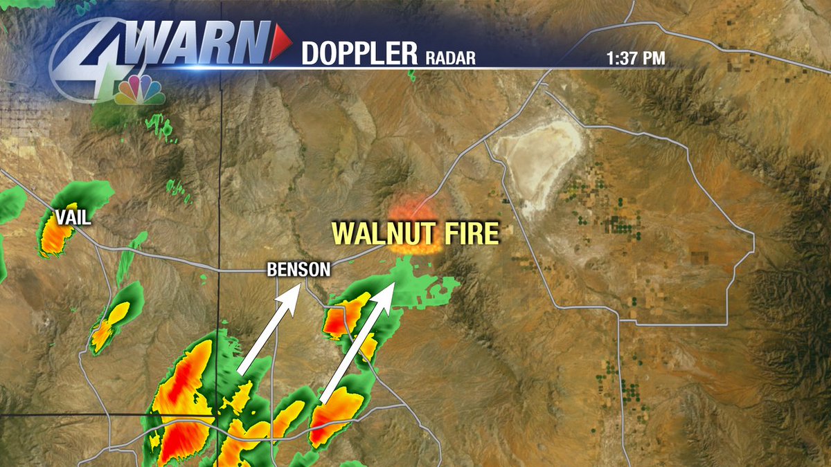 sheasorensonwx's tweet image. 1:37 PM - Rain is heading towards the #WalnutFire! @KVOA #azwx