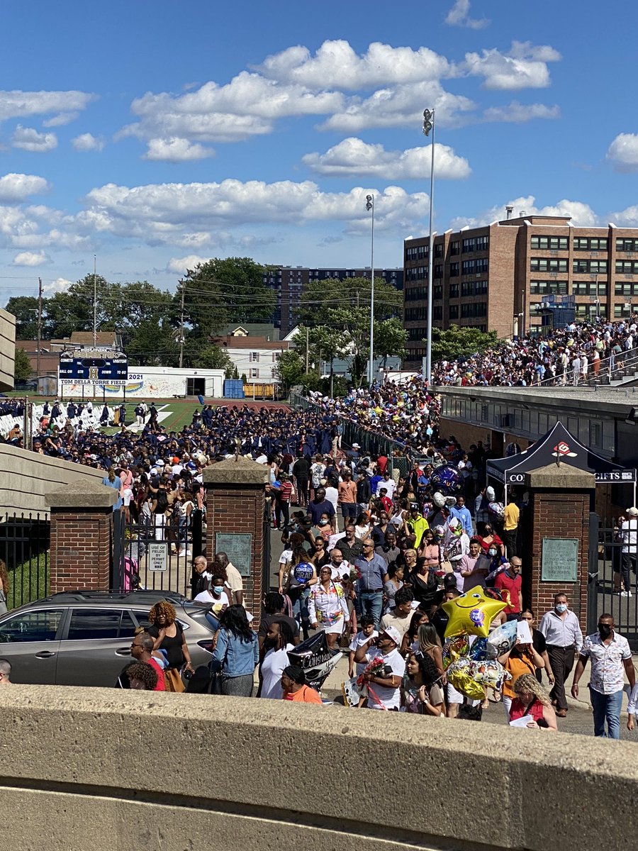 Congratulations to our resilient Class of 2021 Comets!  #CometsForLife #postcovidgraduation #ProudComets <a href="/HHSComets/">Jim Montesano</a> <a href="/robsanchez23/">Robert Sanchez</a> <a href="/comet_hhs/">HHSCometNews</a>
