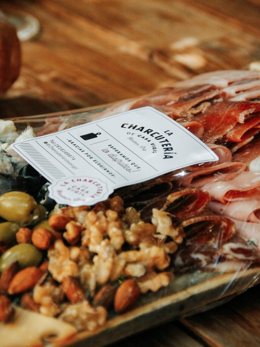 CharcuteriaCABA's tweet image. ¡#Codito de #semana! La #excusa #perfecta para que te des un #gustito....😍

Pedidos al 📞 1168001764
O a través de nuestra carta online
ipage.ar/cartaonline/de…