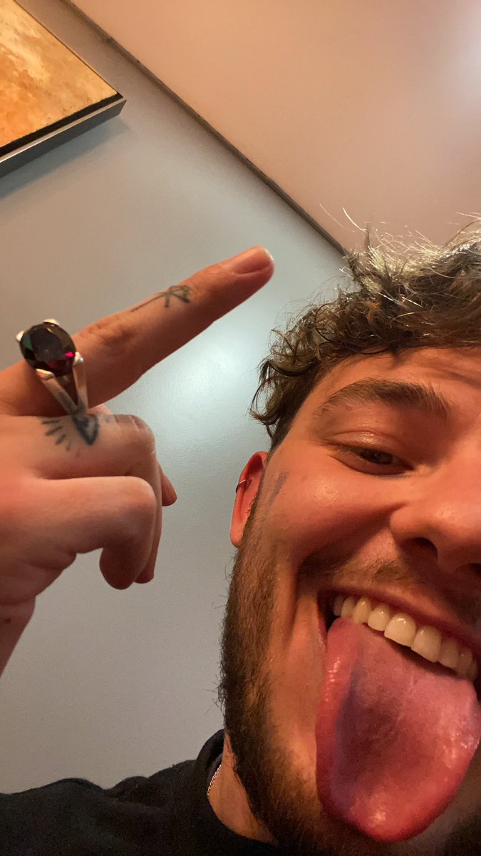 masterDmf's tweet photo. Et si @faibledocile payer encore la prochaine tournée non réglé ?😈 mes potes ont kiffer 😂 on reprend la meme chaud paye grosse merde ! https://t.co/UZEtGqk10g