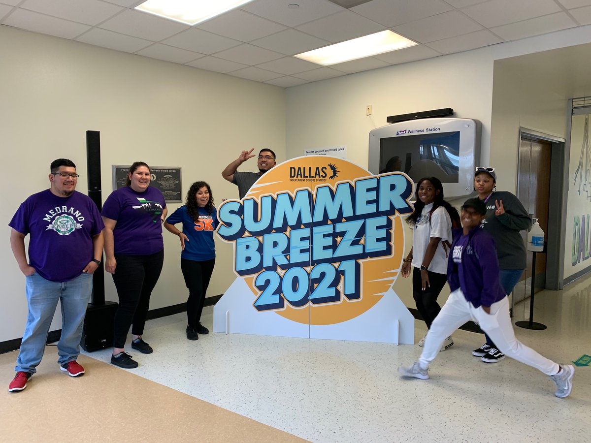 MedranoJrHigh's tweet photo. #MedranoMiddle teachers and students having  fun with academic and enrichment activities at #SummerBreeze2021! #Freezetagyoureit
#DallasISDSummer
@dallasschools 
@JoeCarreon 
@MelodyPaschall1 https://t.co/MAVFl1w6WW