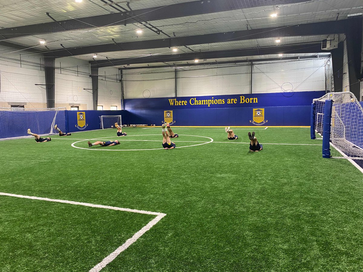 UnivSoccerAcad's tweet photo. Working the Abs at our Physical Power Program. Our students keep getting stronger 💪🏼. #universalsocceracademy #coachgalanis #physicalpower https://t.co/bEdKPjjbBd