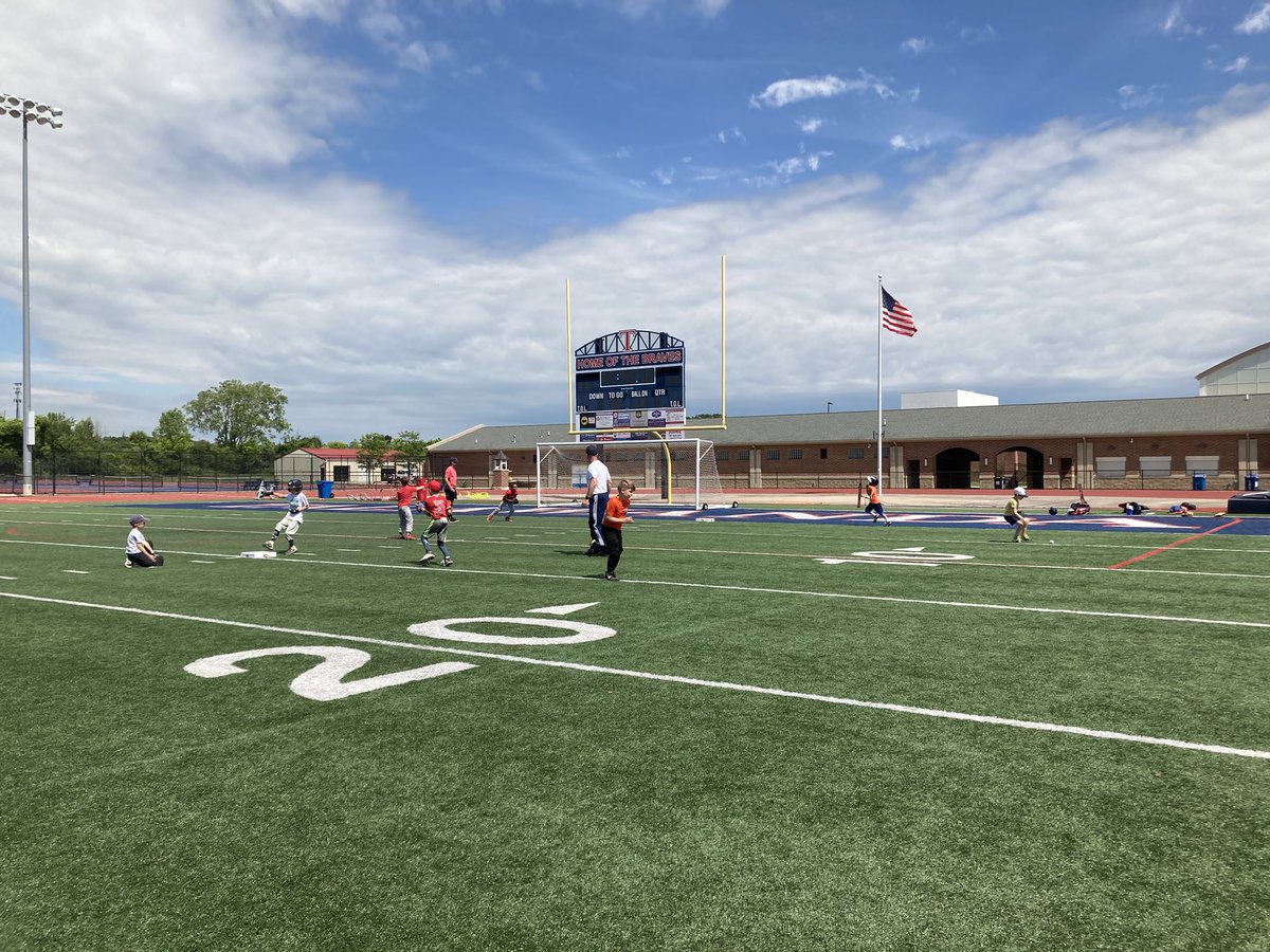 Talawandabaseb1's tweet photo. Another great day of #TalawandaBaseball camp—working with the K-2nd graders on game situations!! Special thanks to all our volunteers, coaches and parents! Wrapping up tomorrow!! https://t.co/zubIL45gBZ