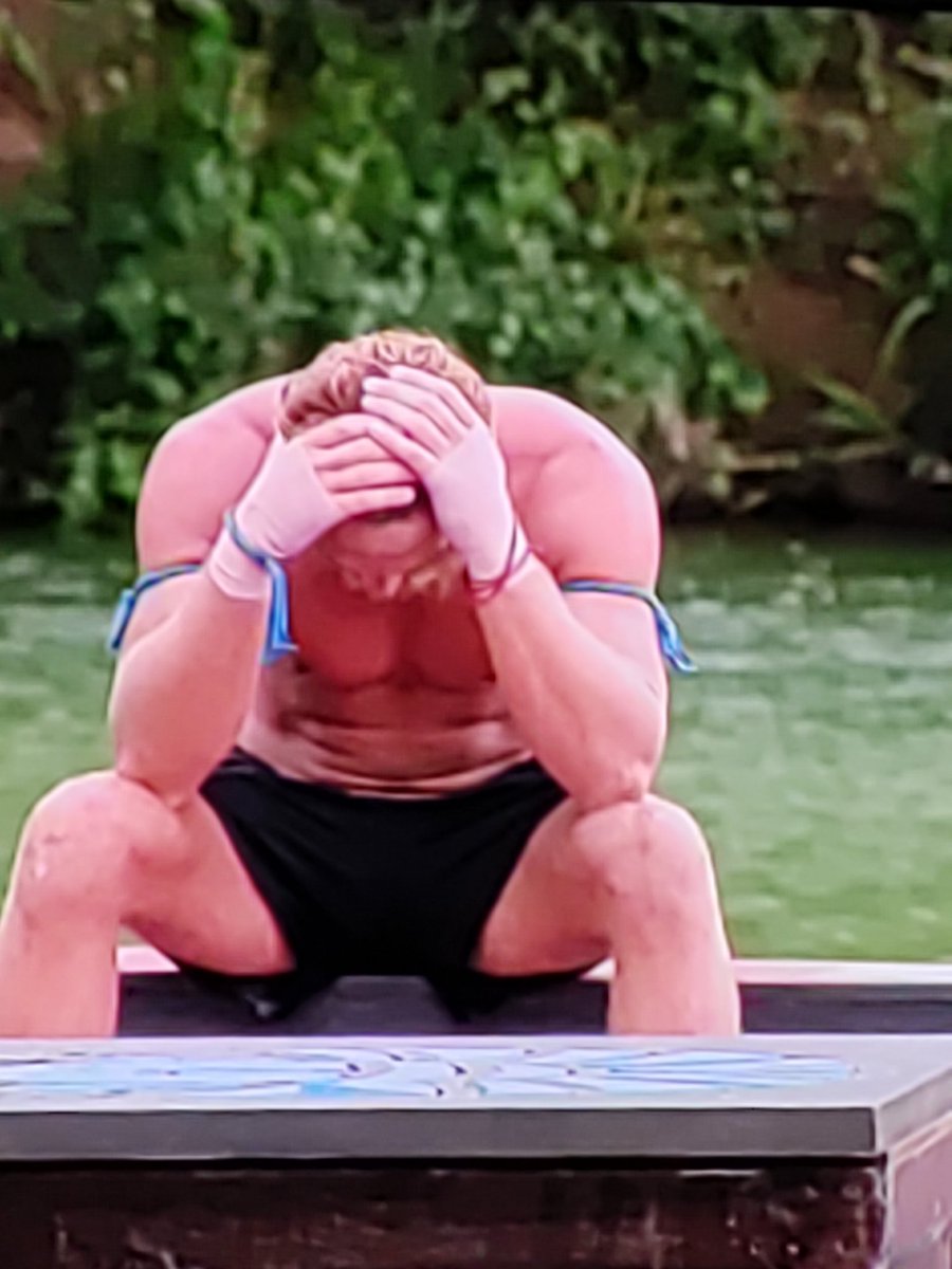 Cameleer4's tweet photo. Όταν στήνεις ματς και το χάνεις.... #survivorGR https://t.co/lOXpib0jvu