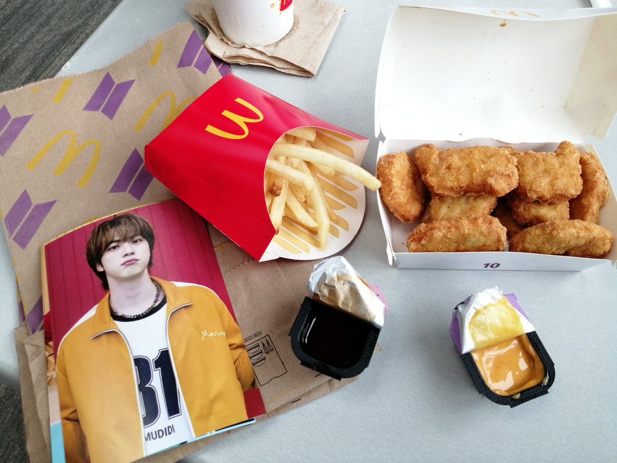 tkinbom's tweet photo. Si se pudo bestieeees.
Misión cumplida ♡︎
#BTSMeal #BTS #BTSMX
@McDonaldsMexico @BTS_twt https://t.co/tu4ganbHaT