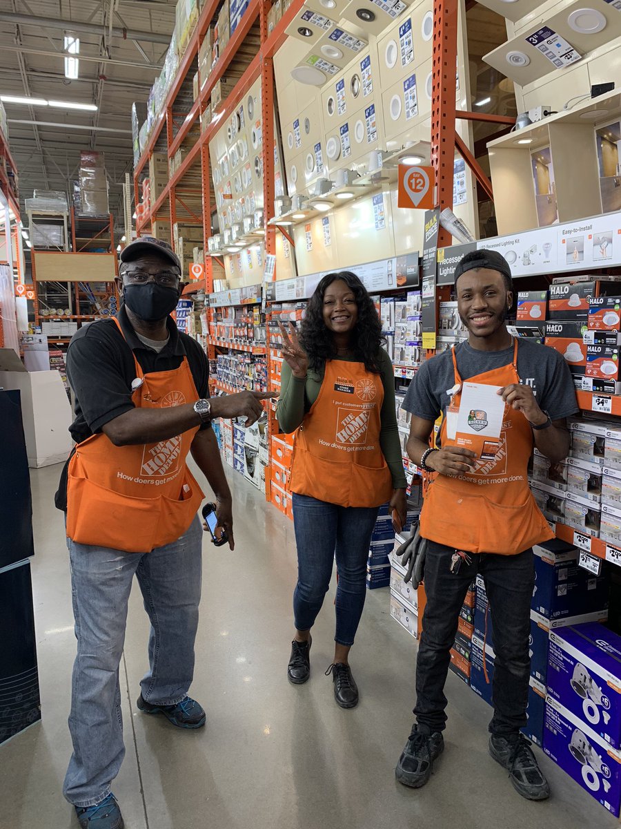 erica_mclaurin's tweet image. Recognition Wednesday!! Thank you John, Darren, and Amo!! @ShavonneB_2507 @Hugh_THD @TL_MEEK @b_mungul @EricWal29158377