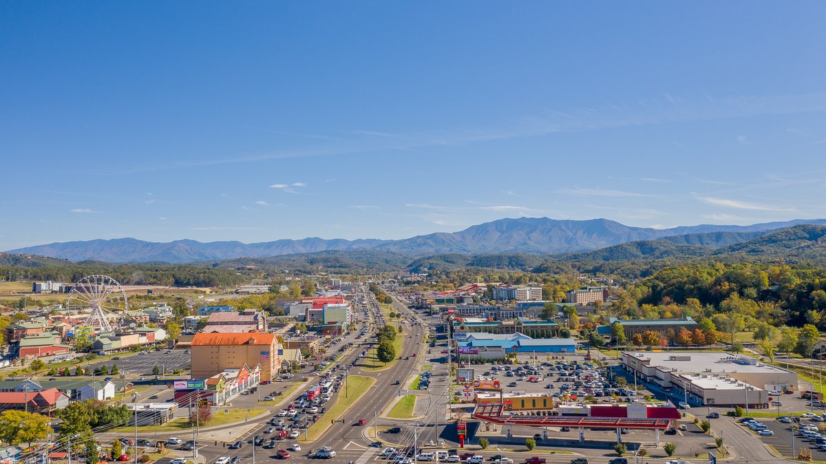 Pigeon Forge, TN tweet media