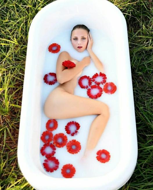 One of my favorite pics. https://t.co/R4zZQ0NNfW<a href="/tag/traveler"class="tags"><span>#traveler</span></a><a href="/tag/travellife"class="tags"><span>#travellife</span></a><a href="/tag/vanlife"class="tags"><span>#vanlife</span></a>