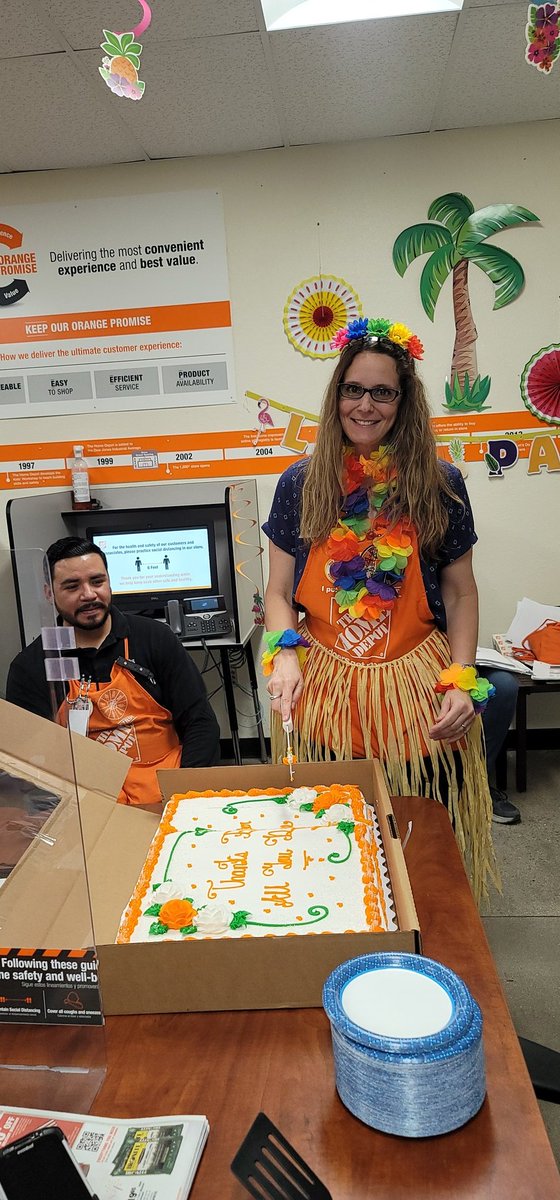 HomeDepot3305's tweet photo. ASDS appreciation day!!! AmyJo...the greatest among us. We love you and appreciate all you do for us! https://t.co/UhHPoFWQcU