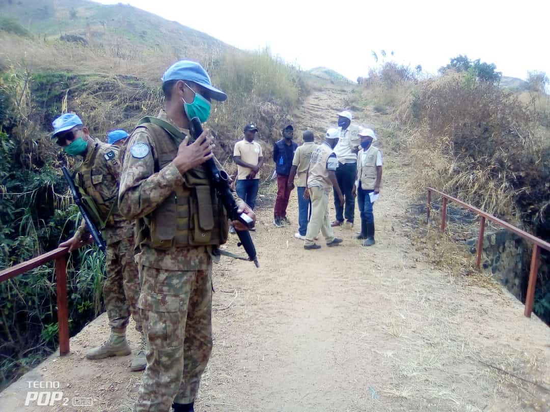 MilimaGroupe's tweet photo. @ManasseMuller L'humanitaire nous pousse à atteindre les coins les plus dangereux. Ici à Rukobero dans le groupement de Kigoma dans les évaluation de réhabilitation de la route avec le partenaire Pam https://t.co/6hwzt4pujD