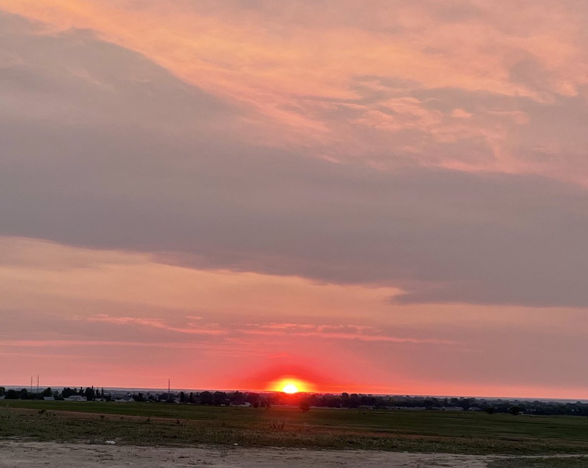 Celenevb69's tweet photo. Early morning from Loveland…itchy eyes and smoky skies to boot. #cowx #sunrise @CReppWx @MattMakens https://t.co/T1aYkjRIRm