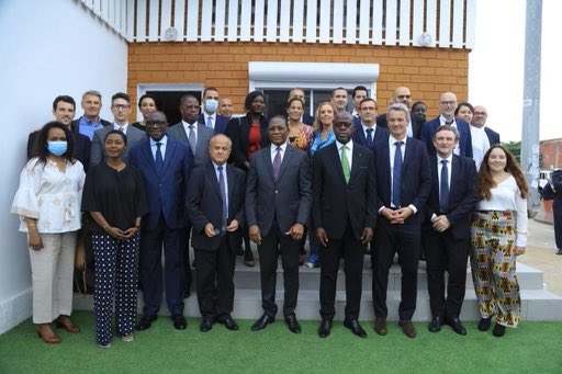 R20Paris's tweet photo. Heureuses et fières d’avoir participé à l’inauguration du projet #LIVES2 un projet inclusif et dynamique
Merci à nos partenaires de nous accompagner https://t.co/PqGOKc2GDT