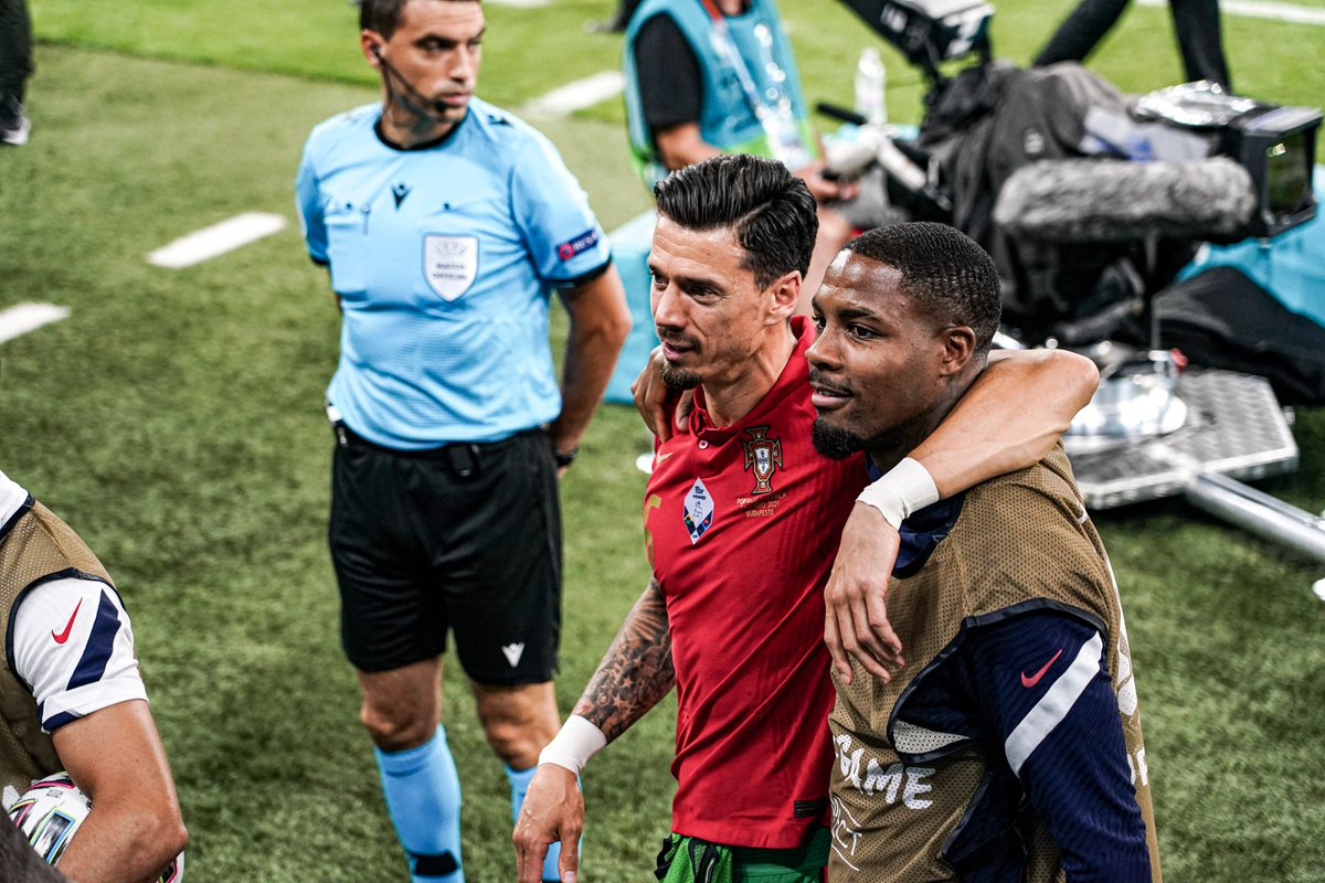 equipedefrance's tweet photo. 🇫🇷🤜🤛🇵🇹 https://t.co/d0VnVZ4aiO