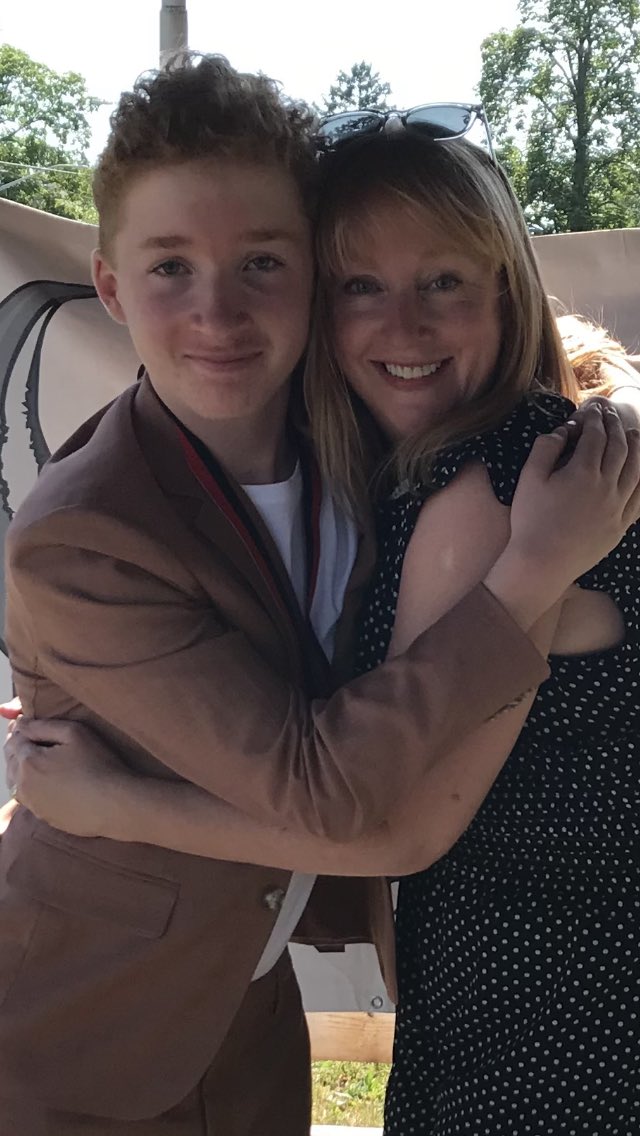 ItsSVI's tweet image. Thank you, @FIecoleCentral for making graduation so memorable for these great kids. #proudmama @dsbn