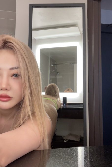 Lady lumps 🍑 https://t.co/4marn3QiTs