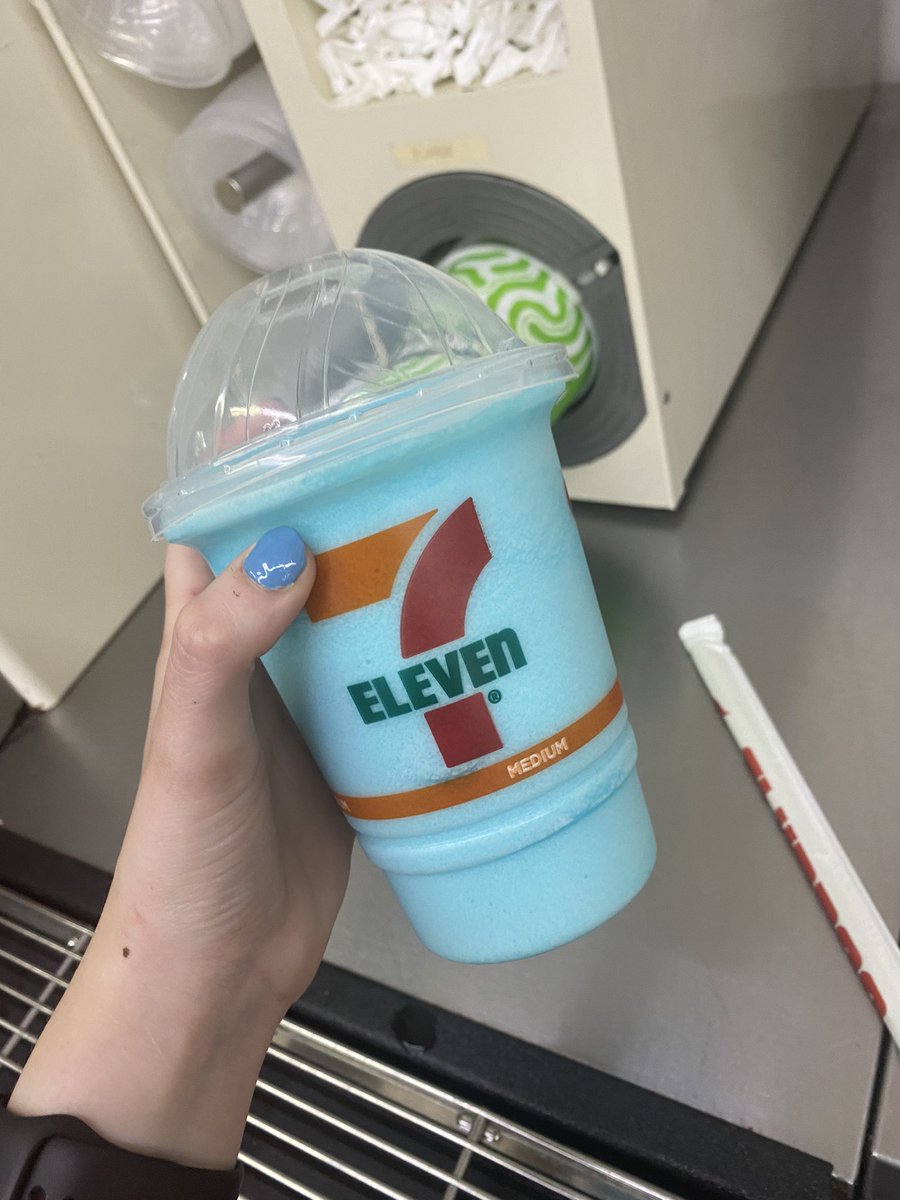 sicklykitten's tweet photo. lunch / snack 

     Slushee. | 200
     California roll. | 300

Walk - 590 cals.

       ♡ intake so far 660 ♡ https://t.co/9xtkR7oznO