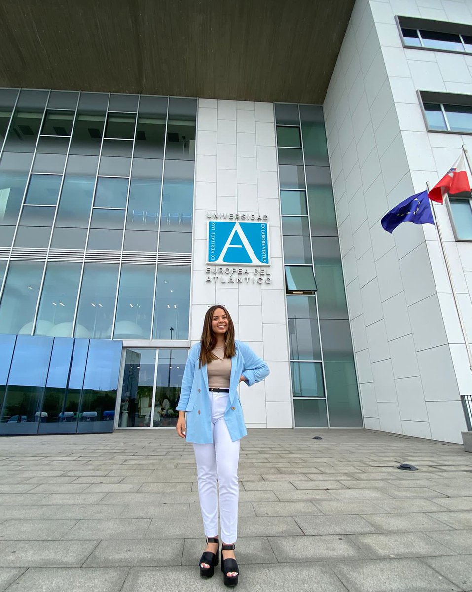 ___andreagg's tweet image. Se llegó el día de presentar mi Trabajo de Fin de Grado…. Oficialmente Ingeniera Informática 🧑‍🎓