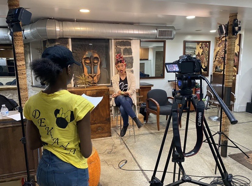 AftrSchoolMttrs's tweet photo. Are you interested in using your voice to transform media and society? Apply to our @FreeSpiritChi program this summer where you'll research, identify, and craft social messaging that's related to our community. Apply now: https://t.co/06YpR3SA70 #teensMATTER https://t.co/seyvOHWn5h