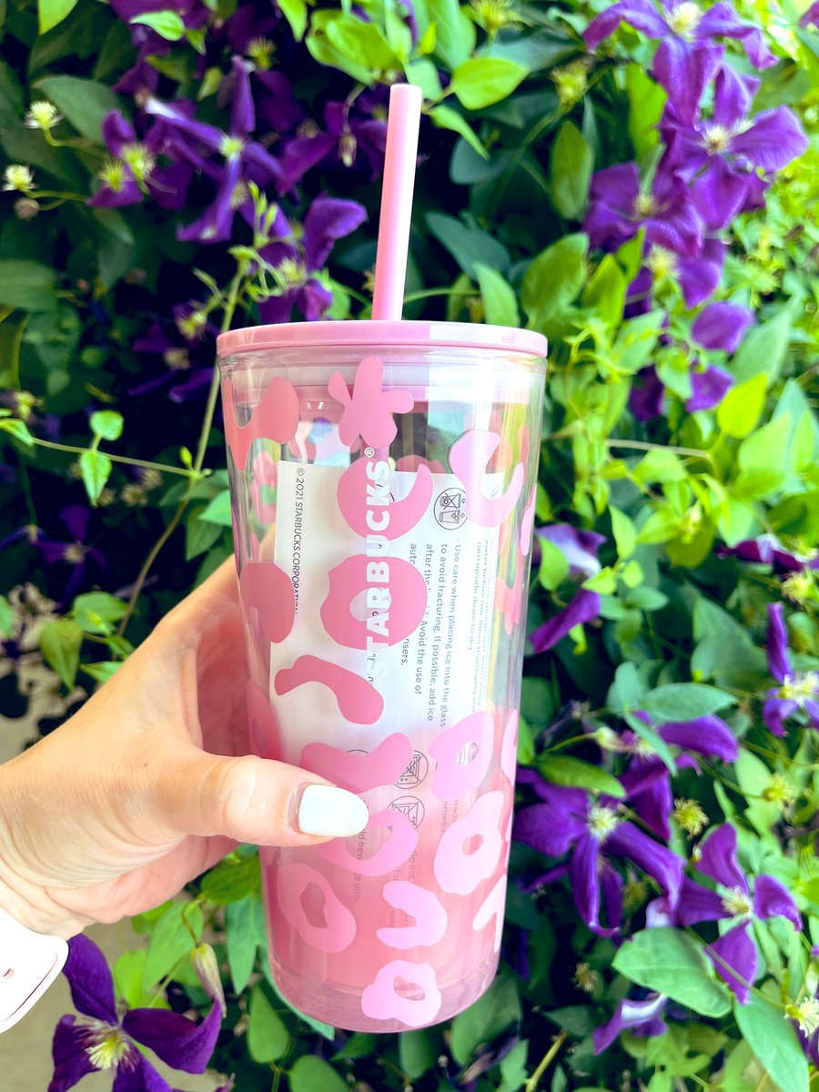 JessBeach2's tweet image. Huge shout-out to the ladies @Starbucks on Delaware in Ankeny for making it their personal mission to find me this cup. Best customer service ever. #aboveandbeyond #happygirl