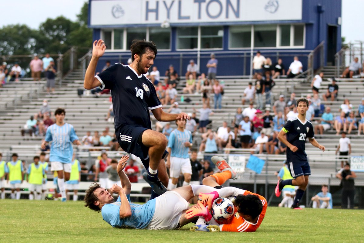 KerryannePiku's tweet photo. A fight until the bitter end.The Cosby HS Boys Soccer 2021 season came to a close on Monday night with a 4-3 6A State Semi Final loss.Proud of these boys!WE ARE COSBY!
@CosbyAthletics @HsCosby @cosby_hs @804Varsity @cfieldsports @SoccerSceneRva #RVASoccer #CosbySoccer #WeAreCosby https://t.co/yABKhgIkeJ