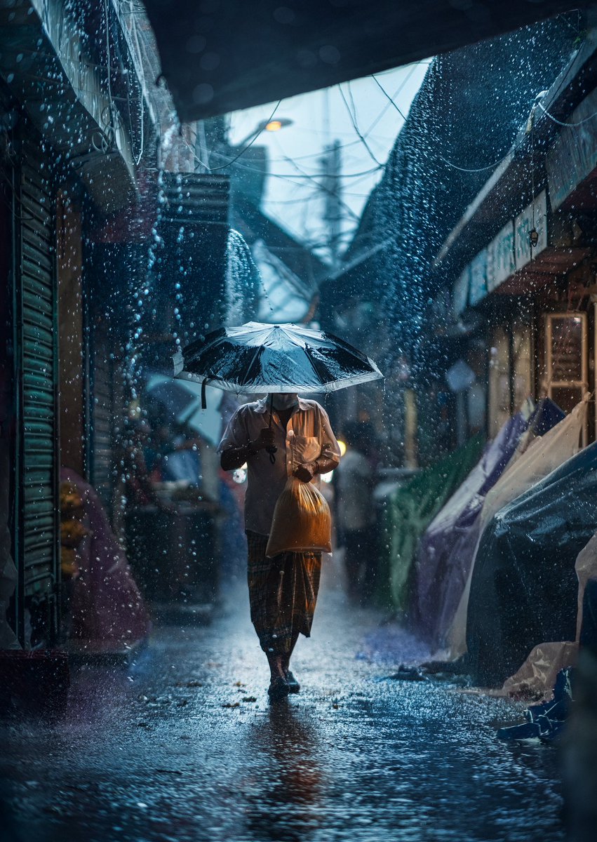 AshrafulArefin_'s tweet photo. Caught in the downpour https://t.co/gzAtw8kS1T