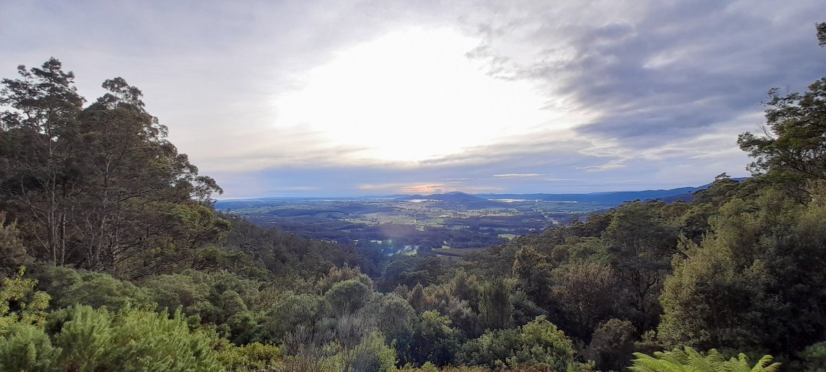 SfsJill's tweet photo. Every now and then the sun breaks through to give us spectacular views. #tassie #livingthedream #sideling https://t.co/NSdYqqKIHA