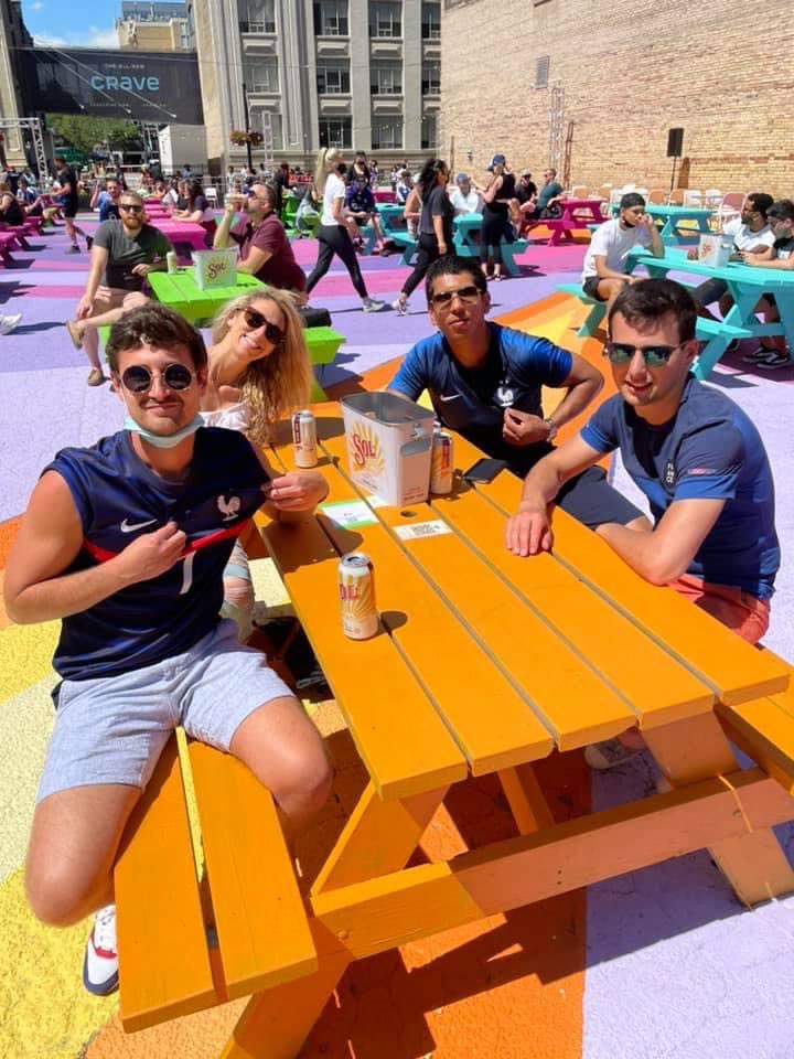 franceison's tweet photo. Awesome fun and hot afternoon with our Portuguese friends in #Toronto. 

🇫🇷 France is 1st-placed of group F 🥳 Bravo ! 👏

Let’s meet again next week for 1/8 finals game of France against Switzerland🇨🇭 

 #EURO2020 #FRANCEISON 
@FrancofootC 👉📍Rendez-views https://t.co/yKkHwXpc0o