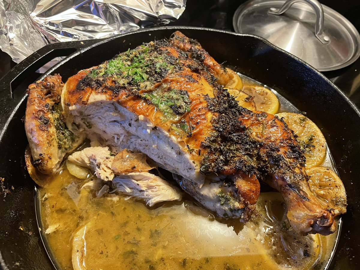 sig33kde's tweet photo. How it started // How it’s going #SamTheCookingGuy #LemonGarlicChicken #Cooking https://t.co/zfaJ4iIS4h