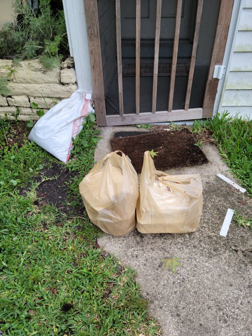 @Grubhub y'all delivery drivers suck. This is the second time I specifically left a not to put food on<a class="tags" target="_blank" title="On Twitter" href="/?out=eyJ0eXAiOiJKV1QiLCJhbGciOiJIUzUxMiJ9.eyJpYXQiOjE3MjY1NTIyMzIsImlzcyI6InR3cG9ybnN0YXJzLmNvbSIsIm5iZiI6MTcyNjU1MjIzMiwiZXhwIjoxNzU4MDg4MjMyLCJyZWRpcmVjdF91cmwiOiJodHRwczovL3R3aXR0ZXIuY29tL0dydWJodWIifQ.x0-IggZspTXjejMzP_ys9Dyfgx7P4q9asxkGudDTMK4qn_NTB_nESl_Rc8dN91MR7ilJ7N4AGlgzv7gtrcr2jw">@Grubhub</a><a href="/tag/disappointed"class="tags"><span>#disappointed</span></a>