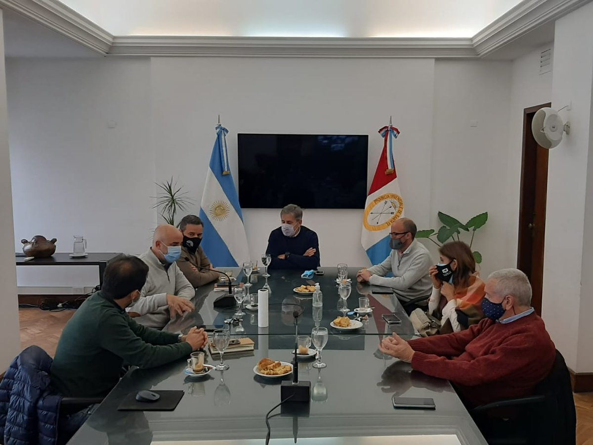 nicolasdaimar's tweet photo. Esta tarde, junto al intendente de #SantaFeCapital @emiliojaton nos reunimos con referentes de Radicales Libres.
Analizamos el futuro del #FrenteProgresista y coincidimos en la importancia de fortalecerlo. https://t.co/7b1XhNbNN0