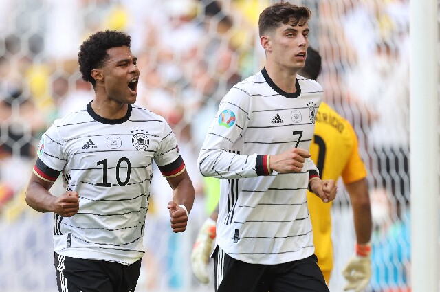 AtalantaCalc10's tweet photo. #EURO2020 - Octavos de Final. 
✨ Pronósticos. Una Sorpresa 🎁

🇧🇪 Bélgica ▶️ Portugal 🇵🇹
🇮🇹 Italia ▶️ Austria 🇦🇹
🇫🇷 Francia ▶️ Suiza 🇨🇭
🇪🇦 España ▶️ Croacia 🇭🇷
🇸🇪 Suecia ▶️ Ucrania 🇺🇦
🇩🇪 Alemania ▶️ Inglaterra 🏴󠁧󠁢󠁥󠁮󠁧󠁿
🇨🇿 República Checa ▶️ Holanda 🇳🇱
🇩🇰 Dinamarca ▶️ Gales 🏴󠁧󠁢󠁷󠁬󠁳󠁿 https://t.co/dyE2FPS3EB