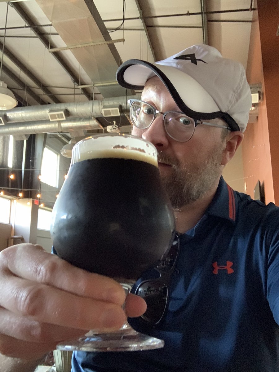 RealBMaxwell's tweet photo. Time for an @AkashaBrewingCo Phat Cat Porter with espresso and dark chocolate 😍🇺🇸😂🍻#louisvillebeer #craftbeer #kybeer  @JonMontag @avsharma77 @craig1scotty @schwanke1965 @wolv54b1 @zappafaye https://t.co/VZWvDC5HfL