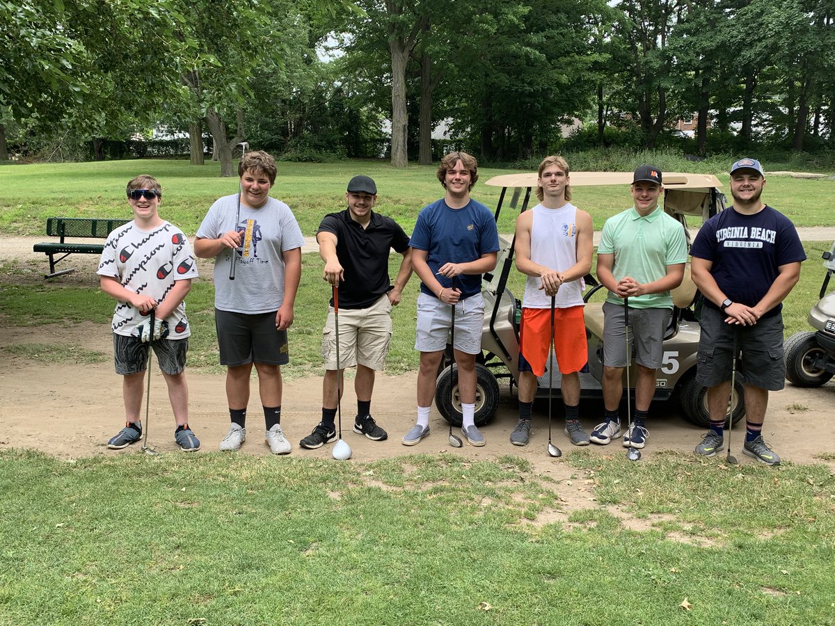Jeff_eckles's tweet photo. @hornetstatcrew @kirtlandFB @KFBM_INC Great day with the bigs today at the first annual “Big Boy Golf Outting” I saw some very unique golf swings. #TotalBlast https://t.co/ROh04bFdvD