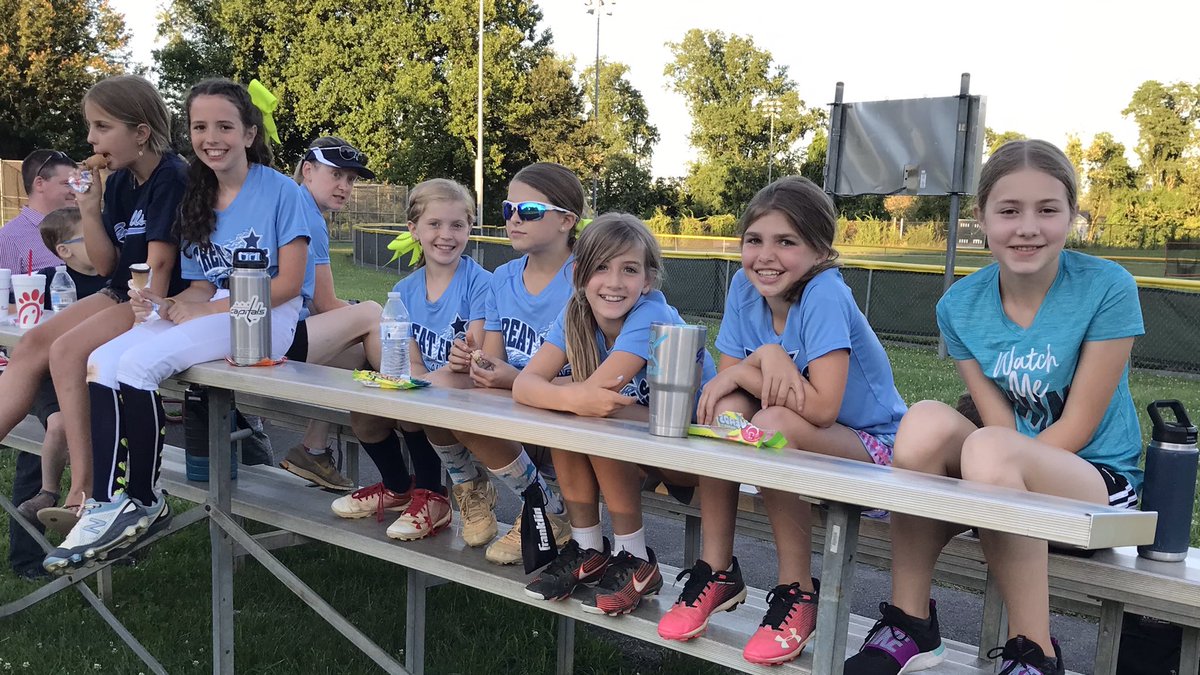 GFSoftball's tweet photo. Let’s go #GFLL! Our @GFSoftball 🥎 all-stars are out tonight at Nike supporting the 8-9-10 year old baseball ⚾️ all-stars in their game vs @ArlingtonLL American. Great to be back in all-star action! https://t.co/dmWqW2DWdX