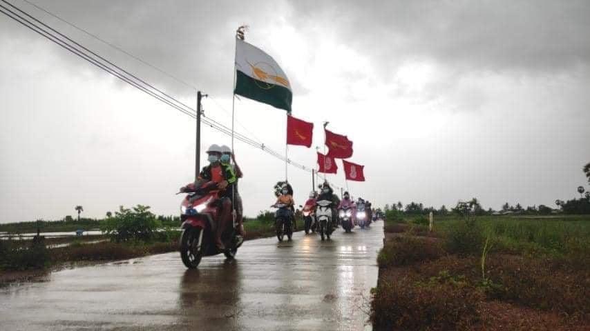 JessicaHtz1's tweet photo. Launglon, Dawei District: Residents from Yebyu and Kadatngeseik village  staged Anti-dictatorship protest movements to demonstrate resistance and rejection to Fascist Military rule.  
#June24Coup
#WhatsHappeningInMyanmar https://t.co/vcPzYH8YjY