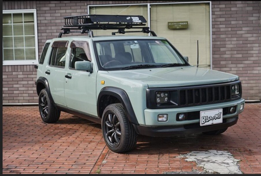bradpitt266's tweet photo. #気になる車
ニッサン　ラシーン

ゆるキャン🛕に登場してから人気爆発の超オシャンな車です。とは言っても2000年に生産終了してるんですよね😭もう一度復活してほしーい！ラシーンでキャンプに行きたーい！そう願っている人は大勢いるのではないでしょうか？😁

#ラシーン
#ゆるキャン https://t.co/Wqq1okM6Ba