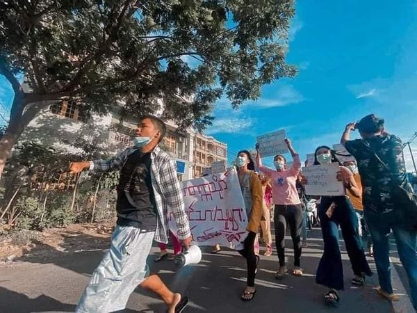 TostevinM's tweet photo. From early morning, another day of protest against military rule in Myanmar #WhatsHappeningInMyanmar https://t.co/m8o0fzwKyi
