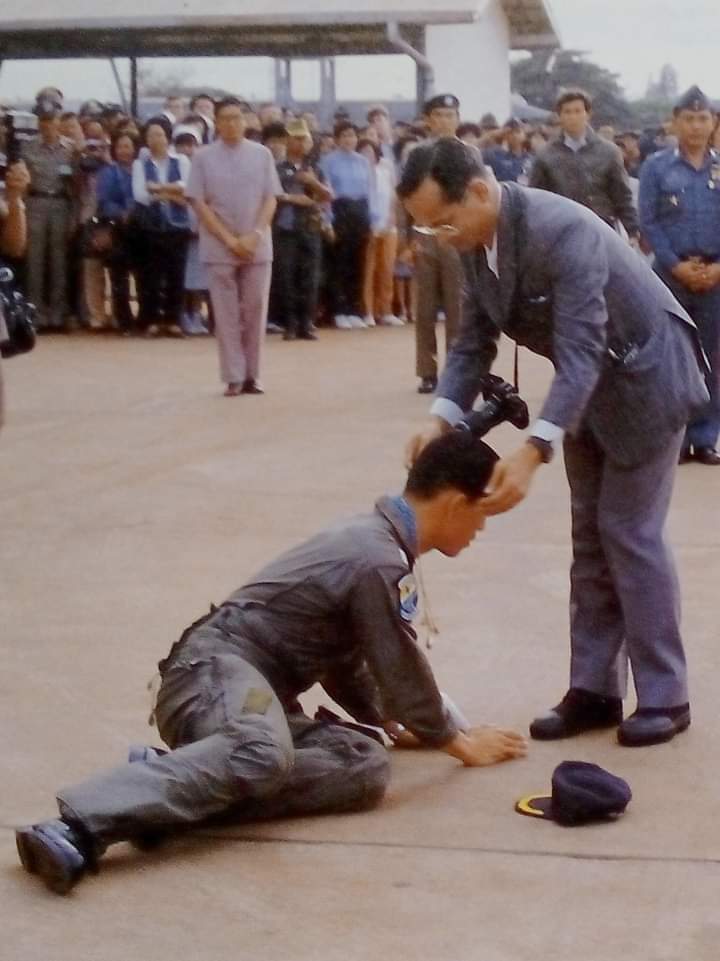 STILLONMYMIND09's tweet image. ยิ่งหมิ่น ยิ่งรัก 
ใครไม่รัก กูรัก 
กูจะปกป้องสถาบัน จนดินกลบหน้ากู 
🇹🇭🇹🇭🇹🇭🇹🇭💛💛💛💛💛💛🇹🇭🇹🇭🇹🇭🇹🇭
#พระราชาของฉัน #ทรงพระเจริญ
#ประเทศกูดีื