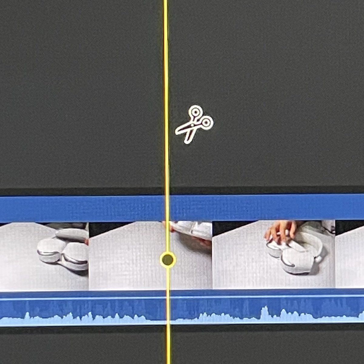 Master_Creeper_'s tweet image. Apple call this pair of scissors as a blade lol.
Give me back the blade logo in Final Cut Pro! I don’t want a pair of stupid scissors!
@Apple #finalcutpro #apple #proapps