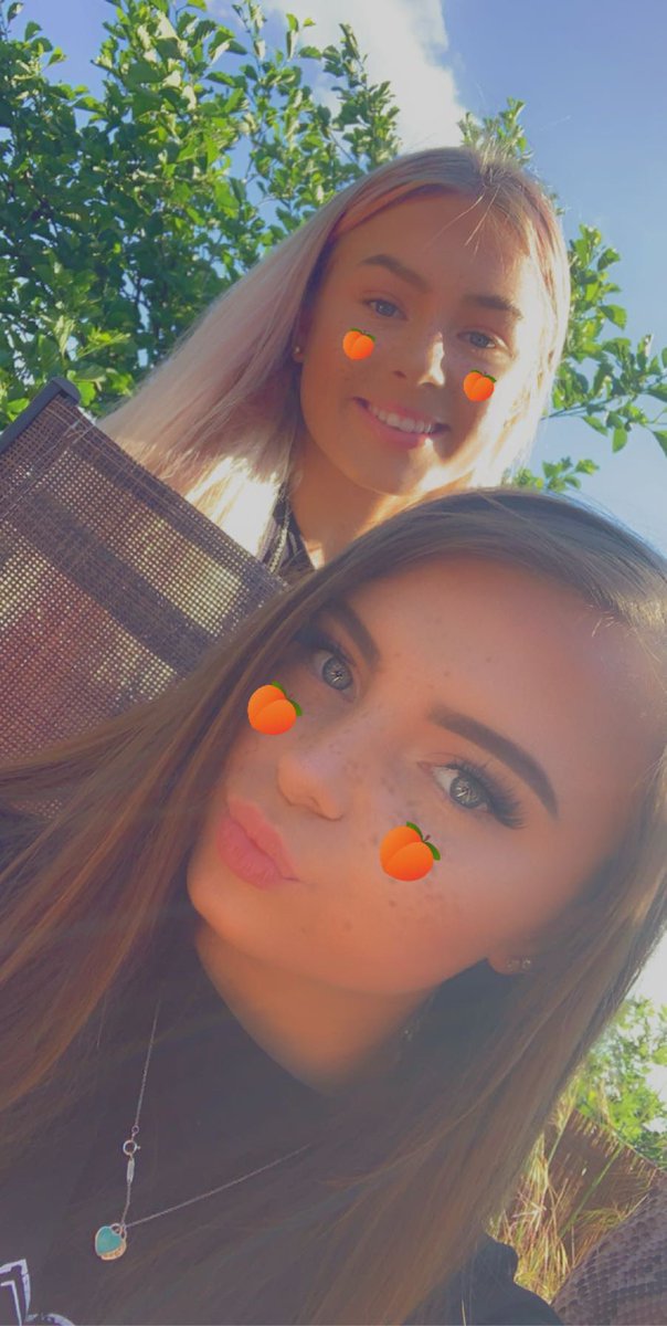Ciaraathomsonn's tweet photo. happy birthday @mollywilson_x hope you have the best day love you💖 https://t.co/My8ImSXoj0