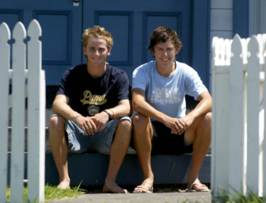 ShayneCurrieNZH's tweet photo. Fabulous pic of two future cricket world champions, from their days in Tauranga. https://t.co/0tmzPSS7cs https://t.co/JOrrYuggXd