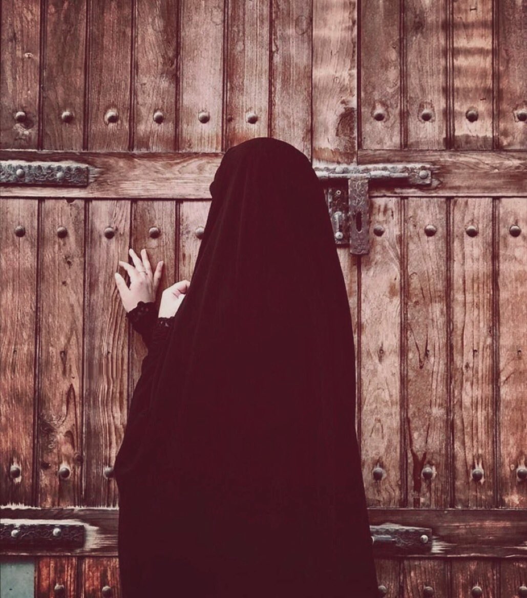 غيابك تبذير للمكان .